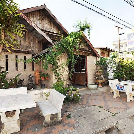 Sukhothai Guest House Exterior photo