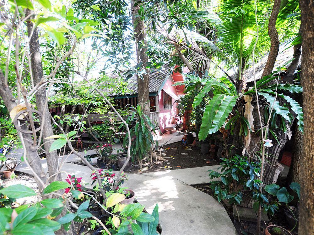 Sukhothai Guest House Exterior photo