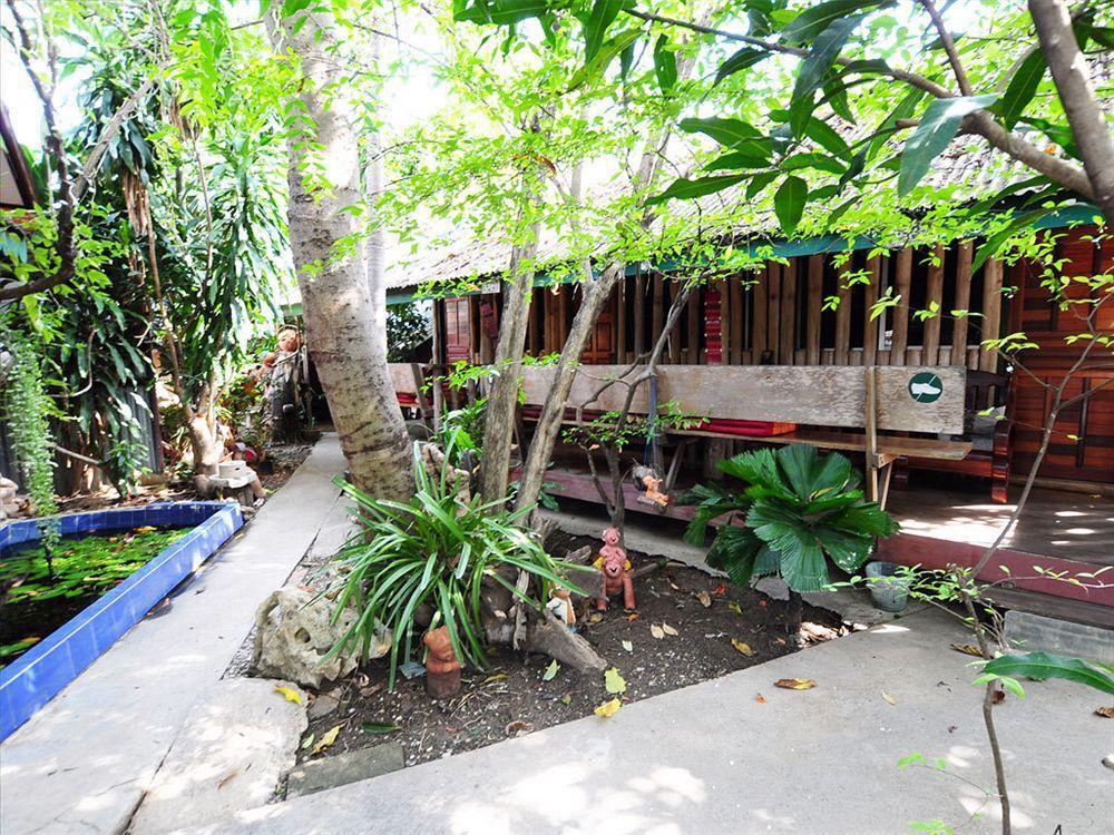 Sukhothai Guest House Exterior photo