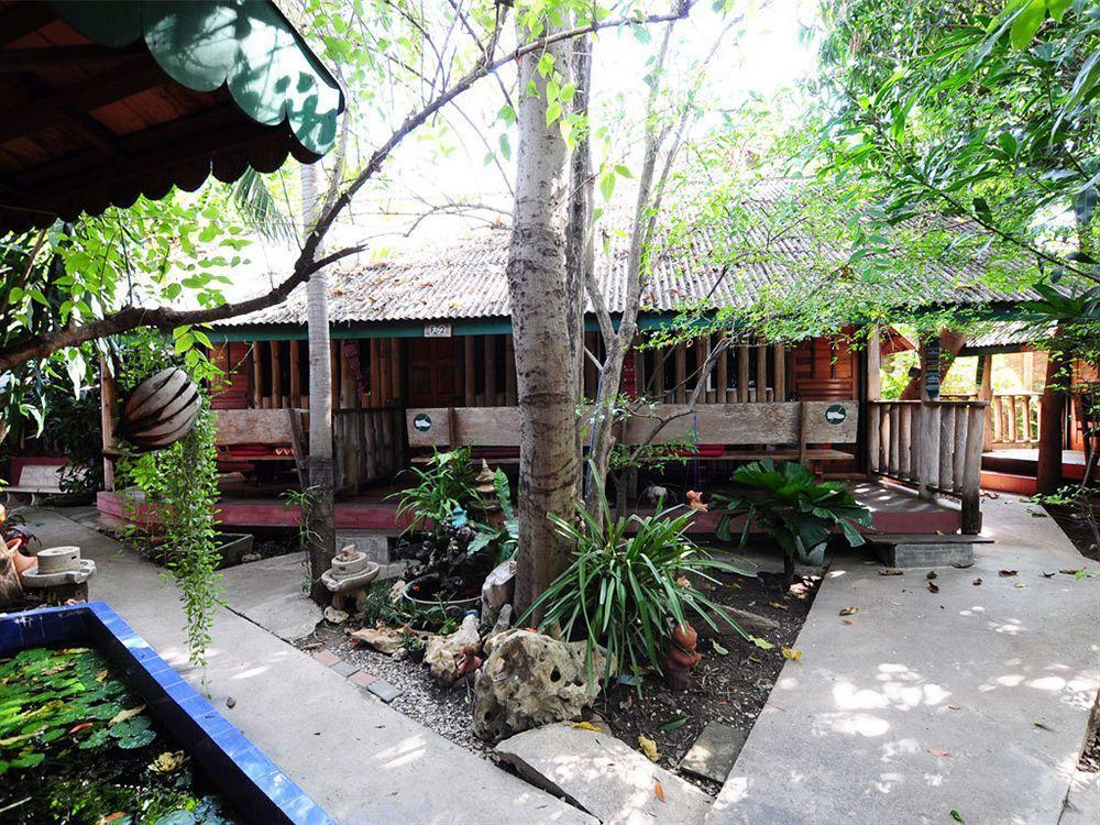 Sukhothai Guest House Exterior photo