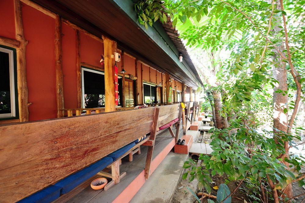 Sukhothai Guest House Exterior photo
