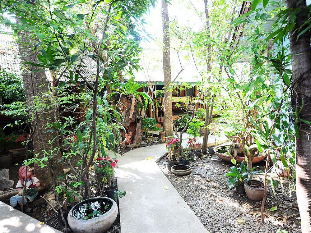 Sukhothai Guest House Exterior photo