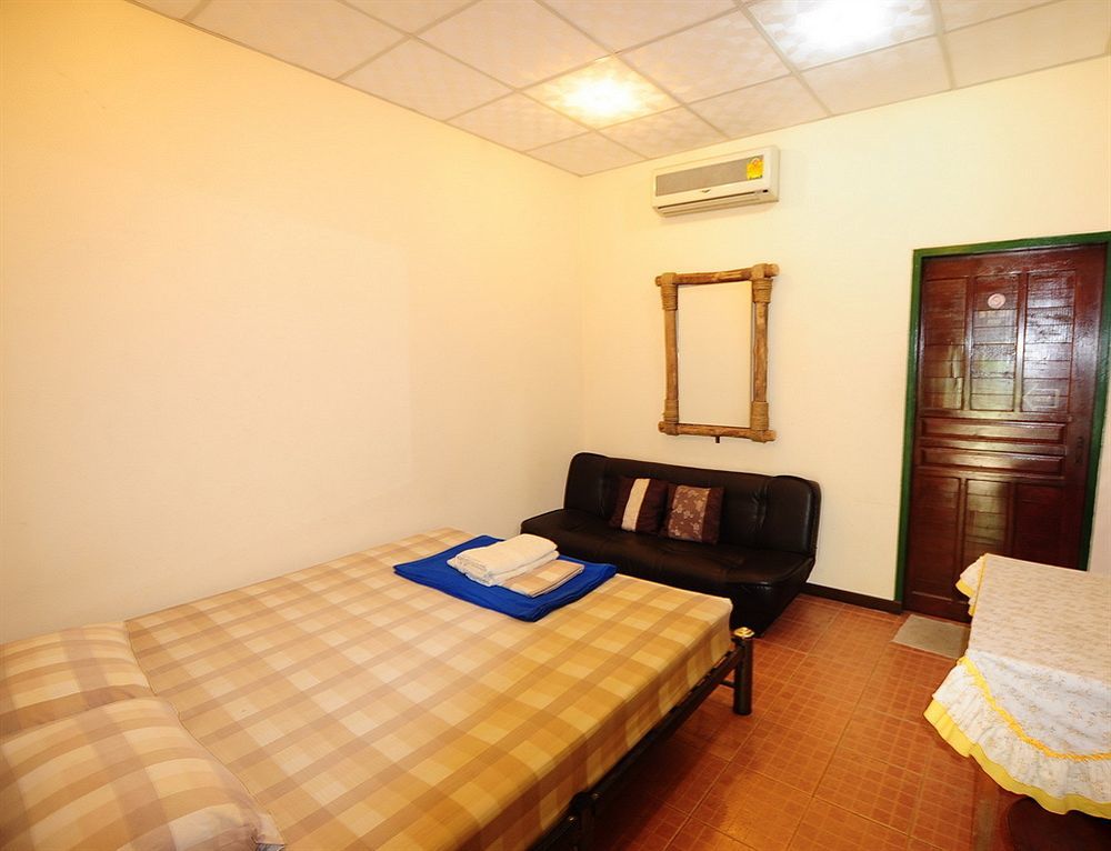 Sukhothai Guest House Exterior photo